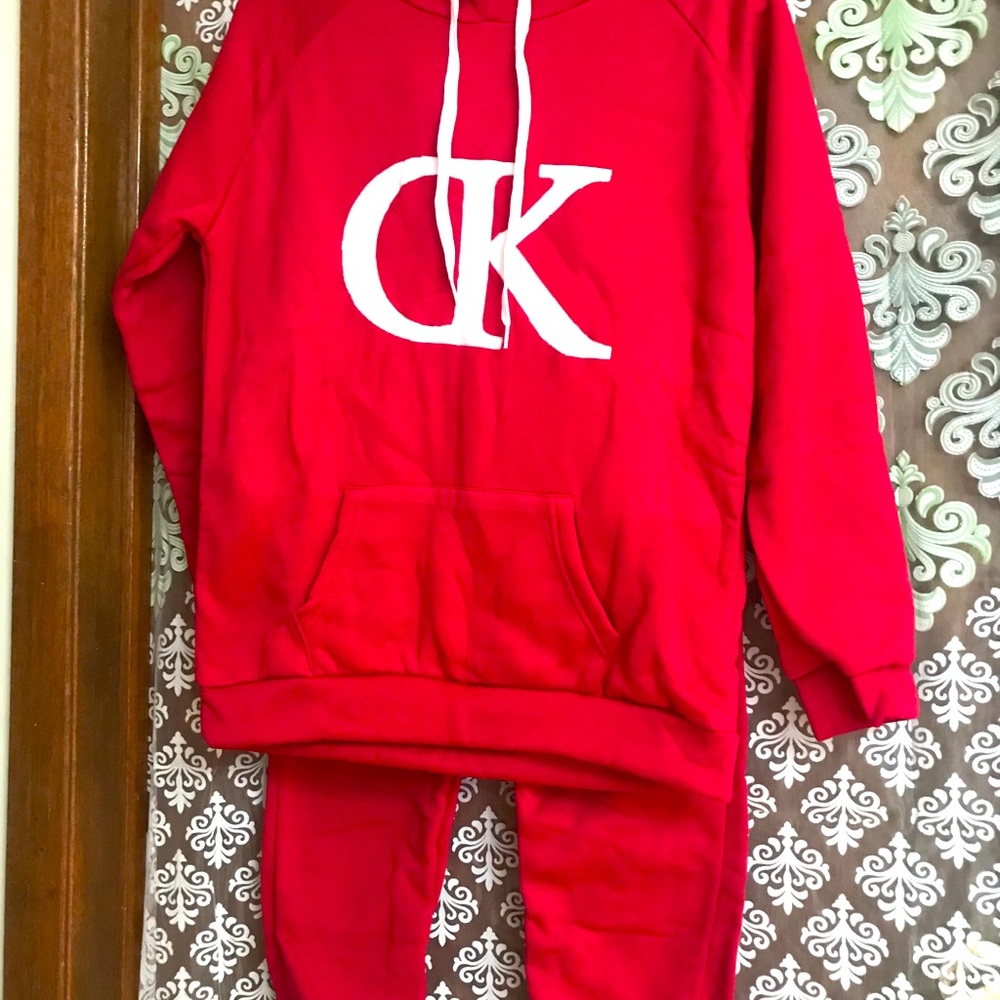 Red 2pc Jogging suit size Medium NEW